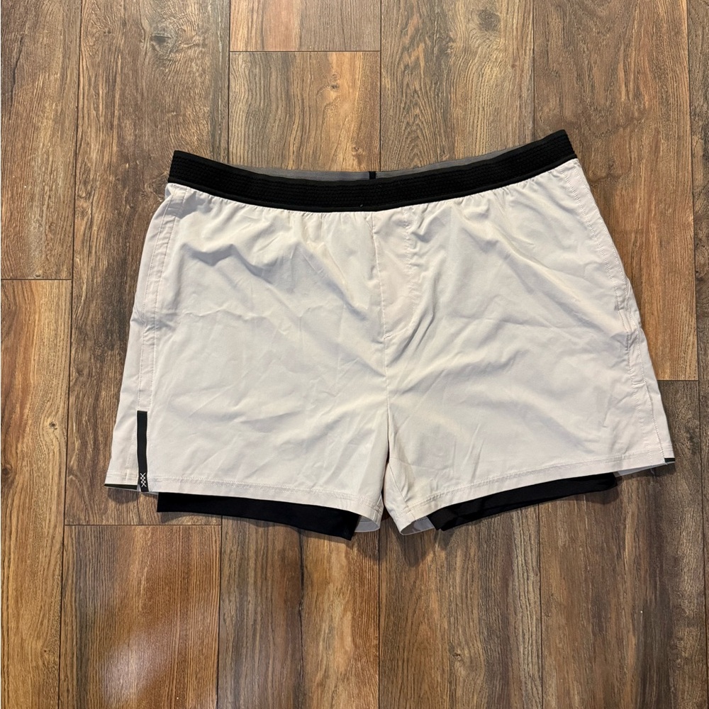 RHONE Men’s Athletic Shorts in Cream with Black Accents- size XXL